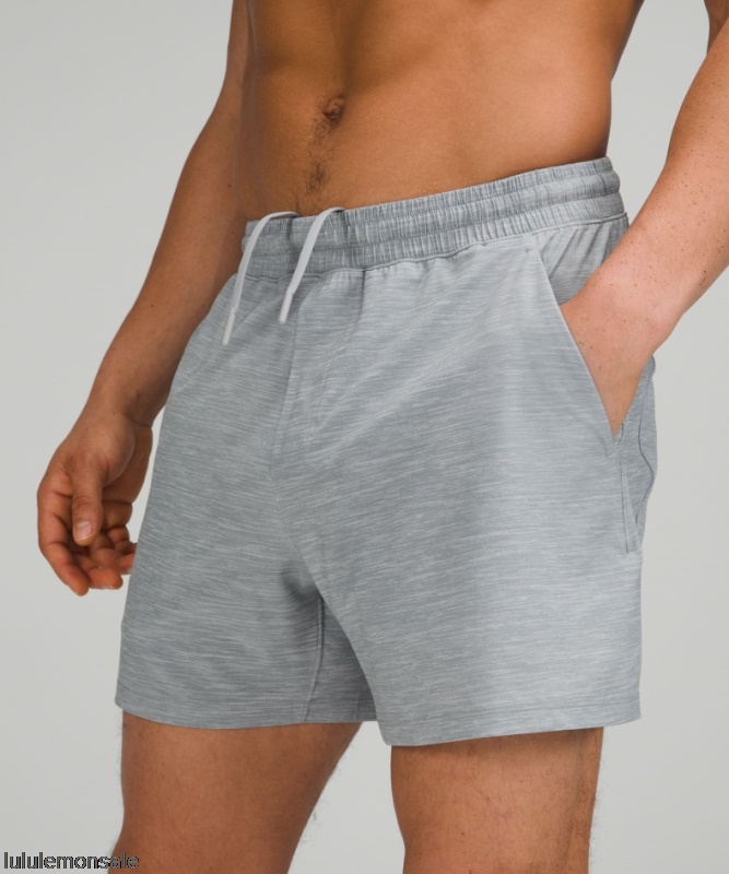 Lululemon Deutschland DELULU864 | Pace Breaker Linerless Short 5 Salt Light Cast